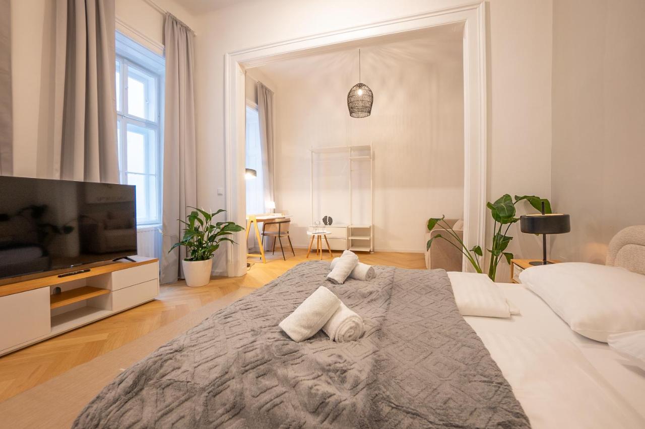 Spacious 110М2 Flat In The City Center Vienna Exterior photo